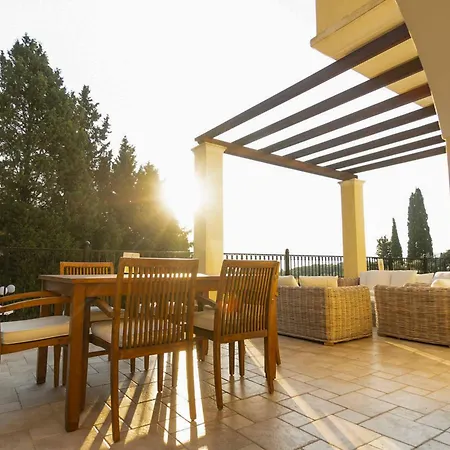 Lemonia Yaliskari Bay