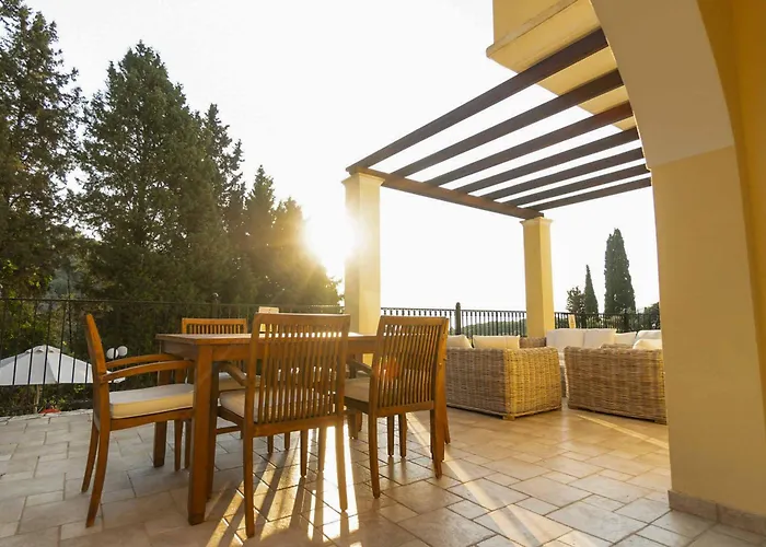 Lemonia Yaliskari Bay