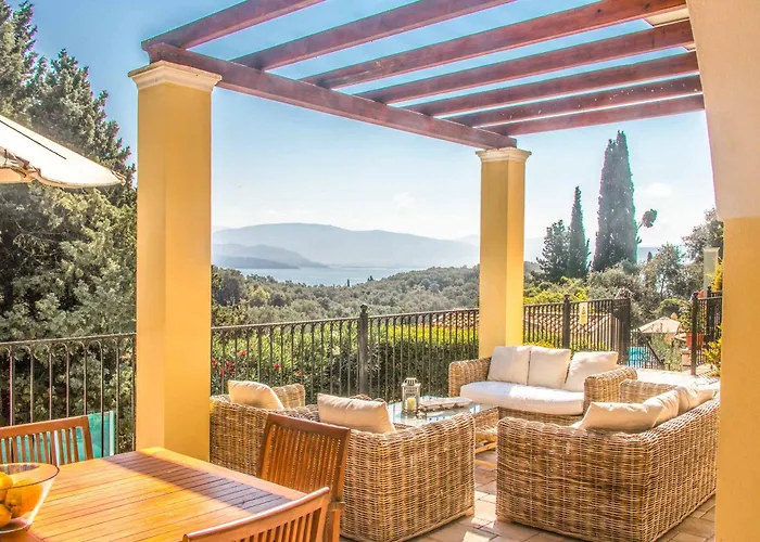 Lemonia Yaliskari Bay